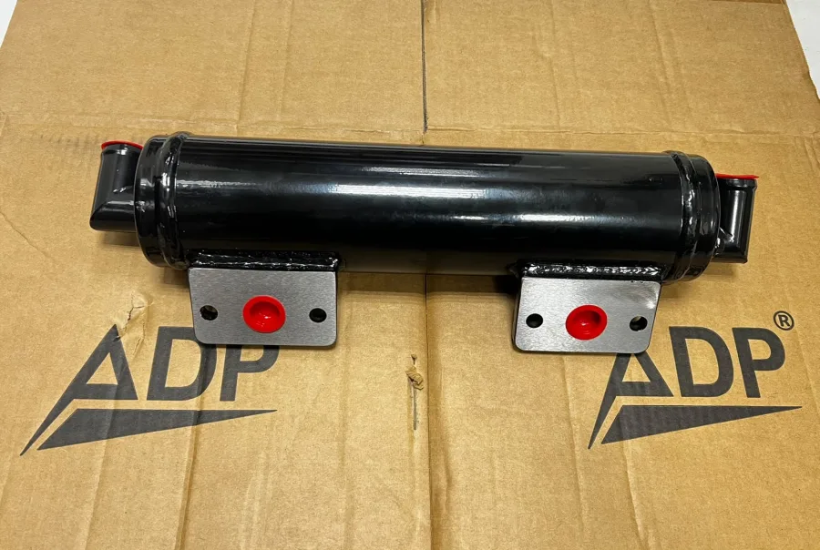 3882324 3893612 OIL COOLER