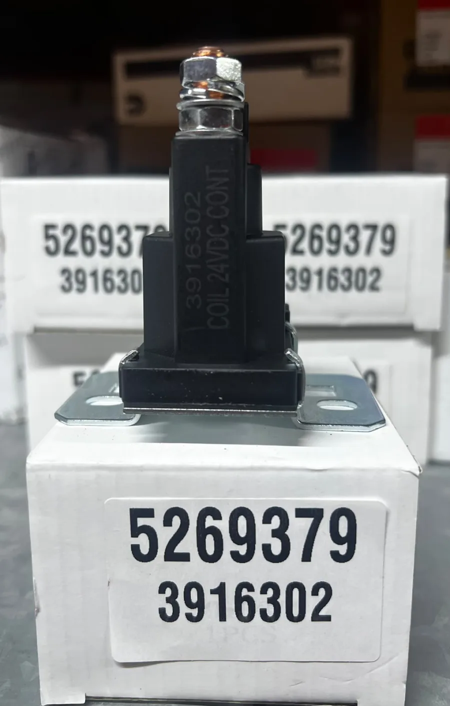 5269379 3916302 3905578 3897261 MAGNETIC SWITCH