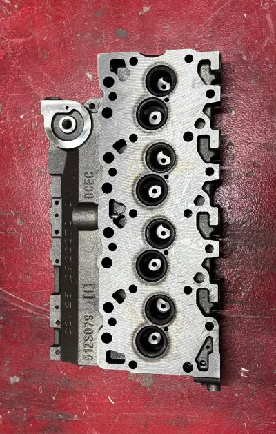 3967451 3933494 3800339 3938659 3933424 3932083  CYLINDER HEAD