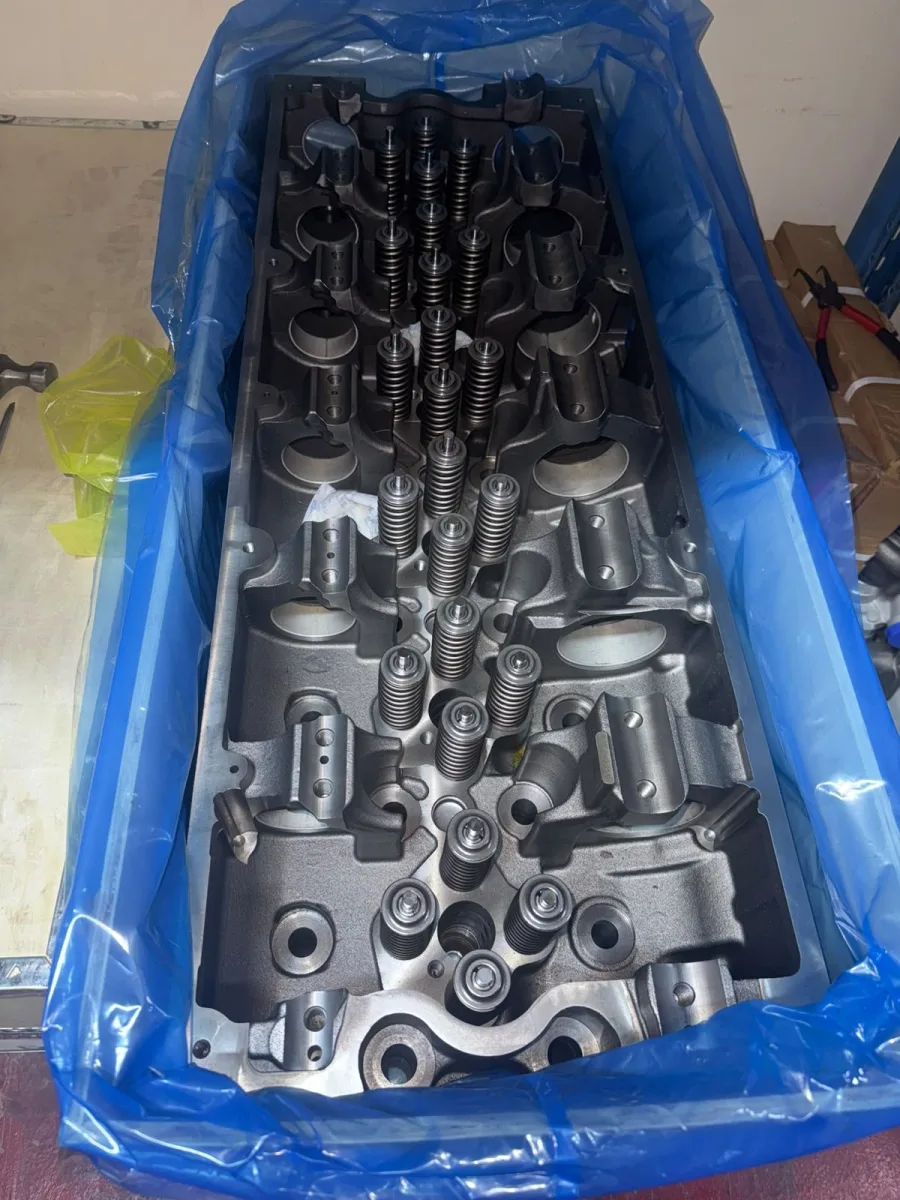 5658283 4962732 CYLINDER HEAD