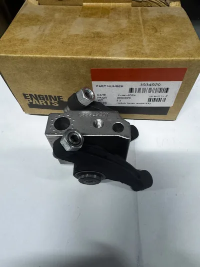 3934920 ROCKER LEVER ASSEMBLY