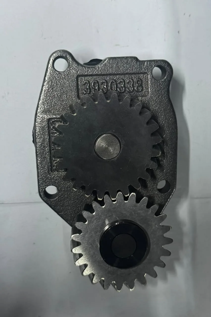 3930338 3415365 OIL PUMP