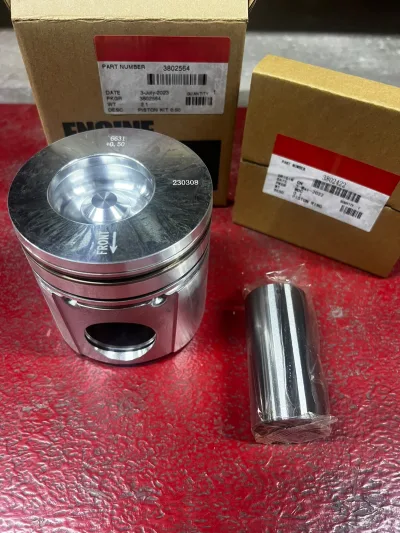 3802564  3926643 PISTON KIT