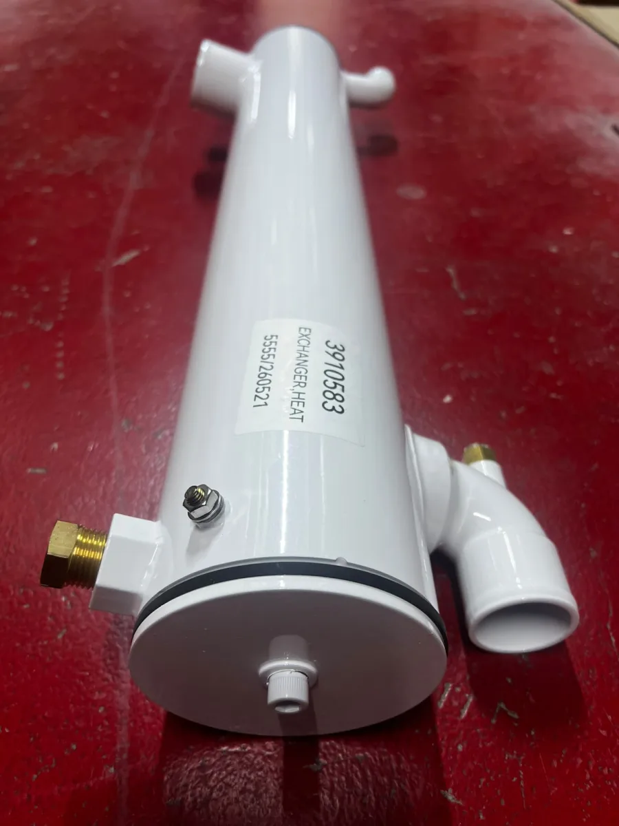 3910583 HEAT EXCHANGER