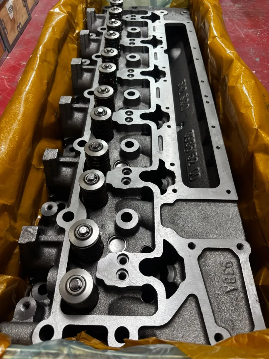 3936152 3802465  3973493  3802259  3959564 CYLINDER HEAD ASSY