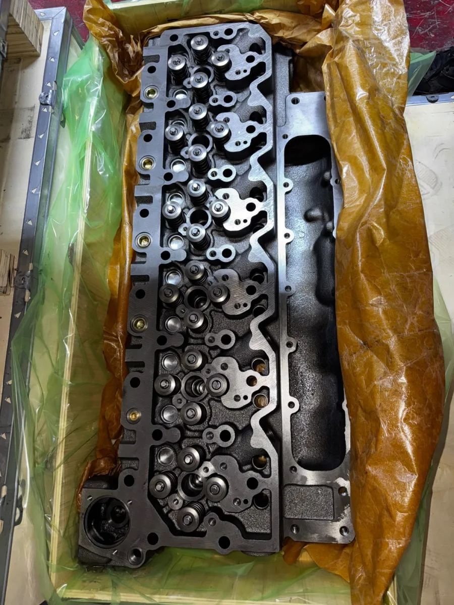 4936081 5364892 2831476 3977228 CYLINDER HEAD