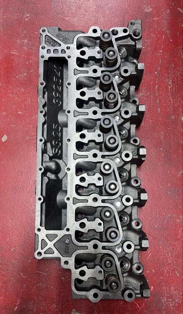 3967458, CYLINDER HEAD ASSY