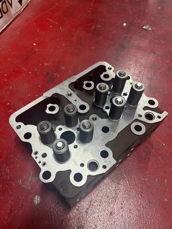 4915442 / 3068516 / 3081224 CYLINDER HEAD ASSY