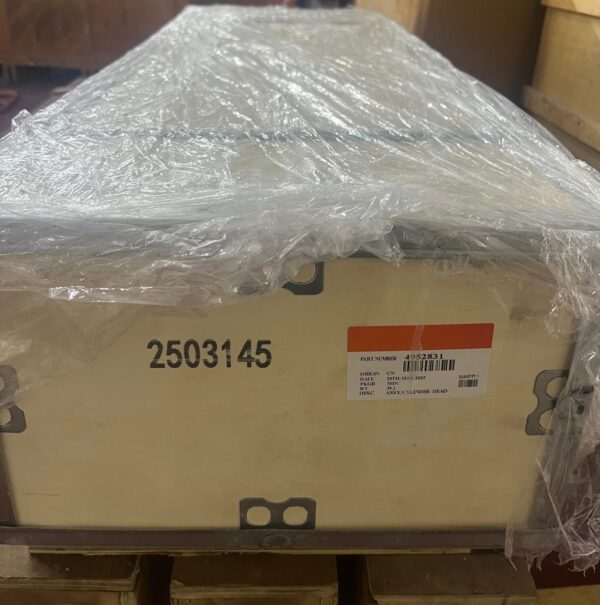 4952831 CYLINDER HEAD ASSY