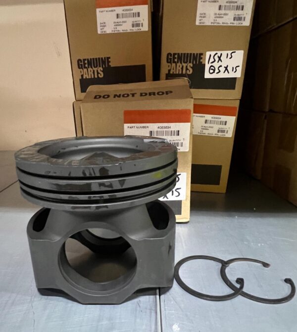 4923743 4089894 PISTON SET
