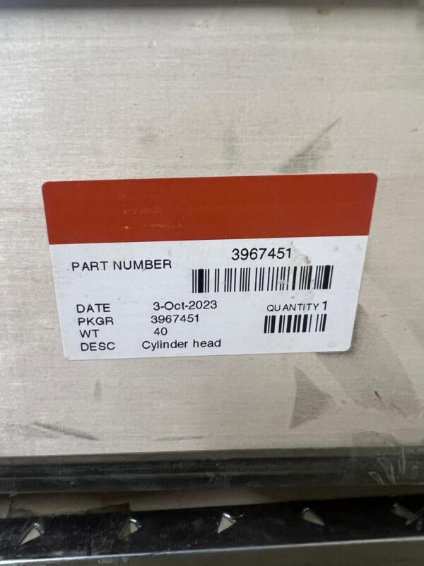 3967451 CYLINDER HEAD