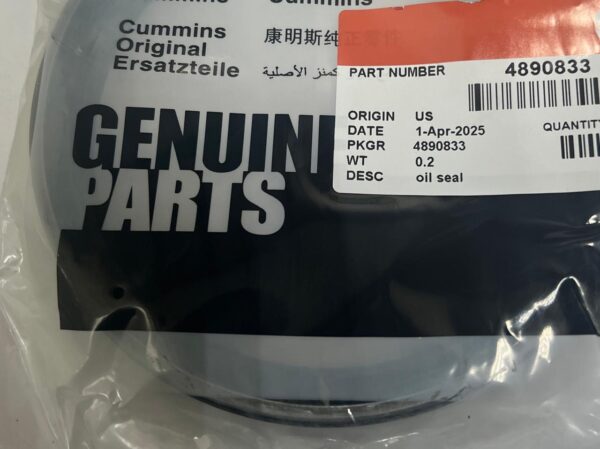 4890833 OIL SEAL