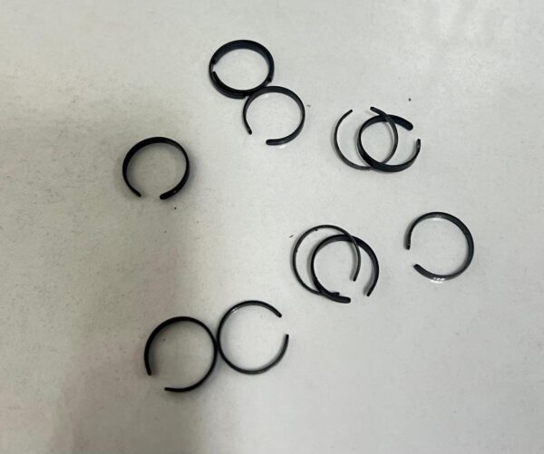 174299 SCREEN RETAINER