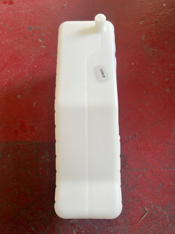 7220028 WATER COOLENT TANK BOBCAT
