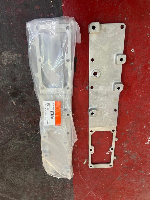 3864483 INTAKE MANIFOLD COVER CUMMINS
